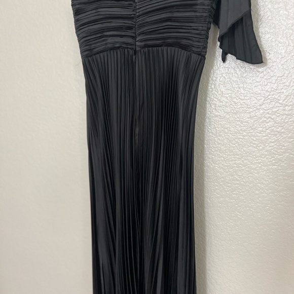 NWOT Gorgeous Purpose Black Satin Pleated Sleeveless Bow Maxi Dress - Picture 7 of 8